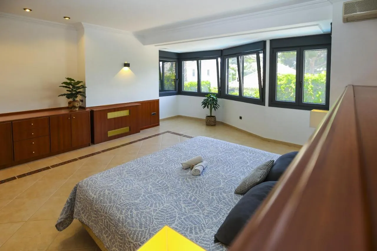 Ibiza Villa Planetcostadorada Cambrils Spanien