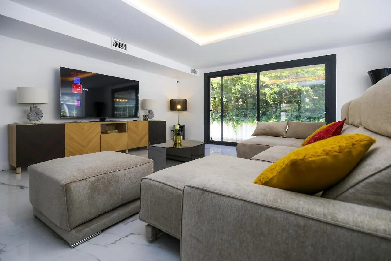 Ibiza Villa Planetcostadorada 坎布里尔斯